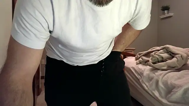 Troyt87 online show from February 9, 2026, 5:49 am