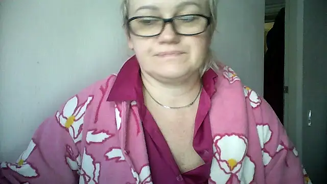 Mayya4321 online show from November 22, 2025, 8:02 am