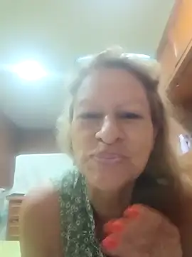 MaryLunna online show from March 4, 2025, 11:08 am