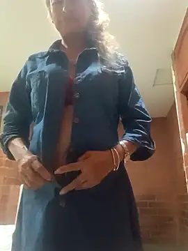 MaryLunna online show from March 19, 2025, 11:39 am