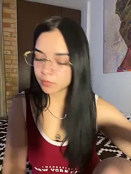 eileensophi online show from October 18, 2025, 5:42 am