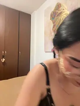 eileensophi online show from October 30, 2025, 3:38 am