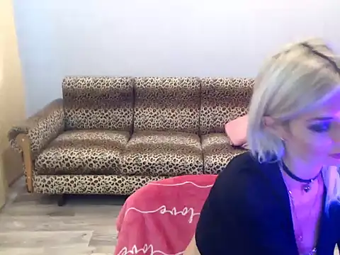 SexyBeatriice online show from November 12, 2025, 7:12 am