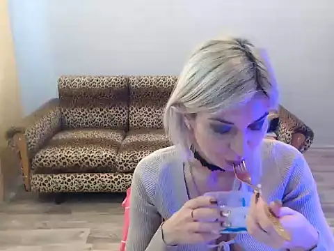 SexyBeatriice online show from November 26, 2025, 7:19 am