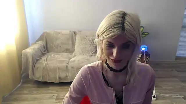 SexyBeatriice online show from April 5, 2026, 6:20 am