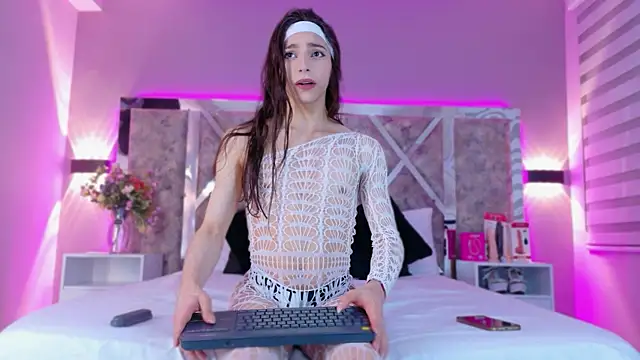 CandyLuxury   online show from May 15, 2026, 12:14 pm