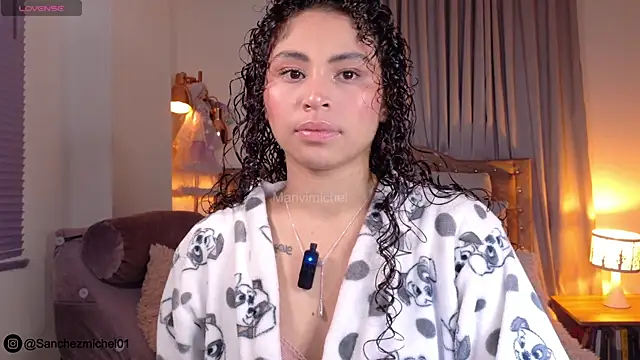 Marivimichel1 online show from November 22, 2025, 5:06 am