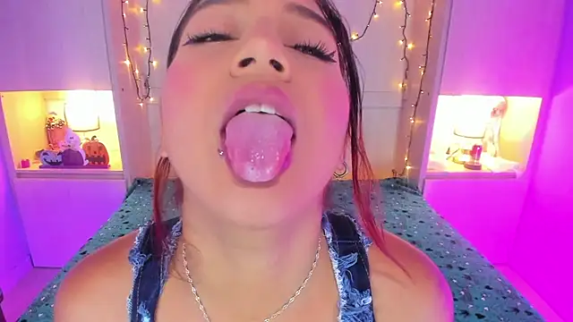 CandyyMaria online show from October 4, 2025, 11:56 am