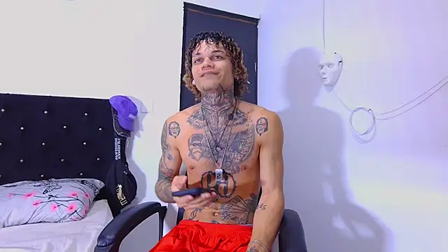 hot man05 online show from November 10, 2025, 10:15 pm