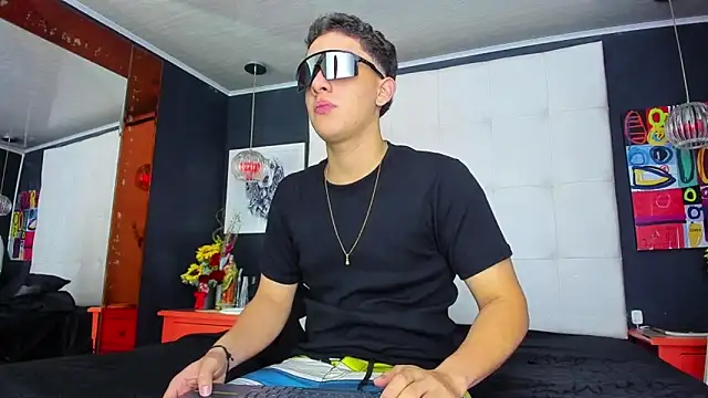 Thomas May4rs online show from March 12, 2025, 7:46 am