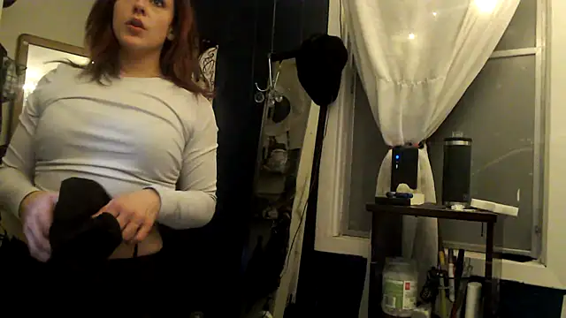 Snapshot of RhyleeRaine chatting on March 16, 2025, 11:49 am RhyleeRaine online show from March 16, 2025, 11:49 am