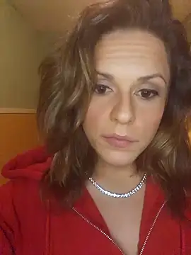 Snapshot of RhyleeRaine chatting on February 4, 2025, 12:29 am RhyleeRaine online show from February 4, 2025, 12:29 am