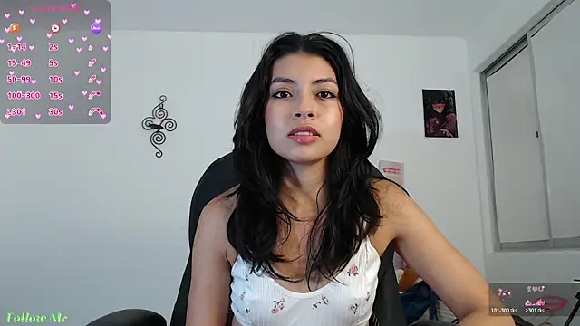 Snapshot of ellajonz chatting on June 3, 2026, 4:13 am ellajonz online show from June 3, 2026, 4:13 am