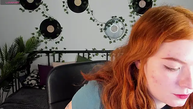 SophieOuld online show from March 18, 2025, 3:23 am