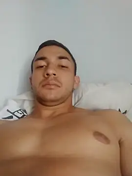 Snapshot of Perfectcouple01 chatting on October 30, 2025, 6:05 pm Perfectcouple01 online show from October 30, 2025, 6:05 pm