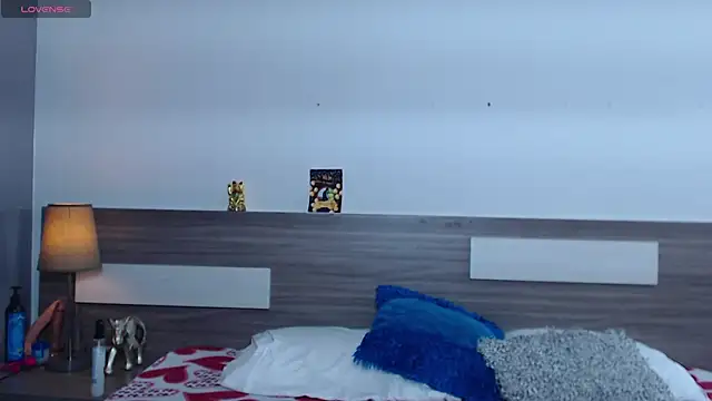 Liiamthompson online show from October 23, 2025, 12:59 pm