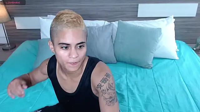 Snapshot of Liiamthompson chatting on January 18, 2026, 10:18 am Liiamthompson online show from January 18, 2026, 10:18 am