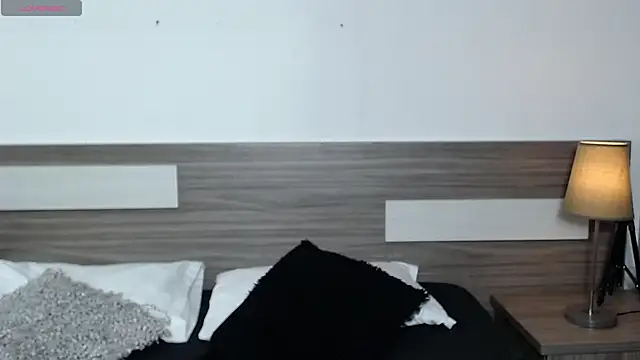 Liiamthompson online show from November 7, 2025, 11:04 am