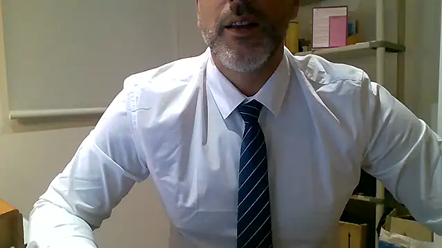 66MA69 online show from December 16, 2025, 6:23 pm