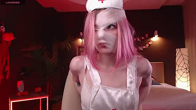 Gretchen Mol online show from November 1, 2025, 7:35 am