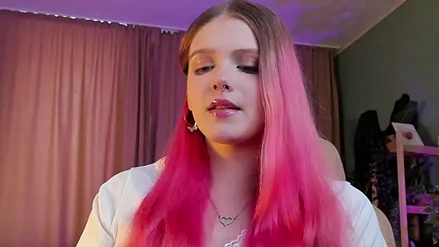 Gretchen Mol online show from March 1, 2026, 7:41 am