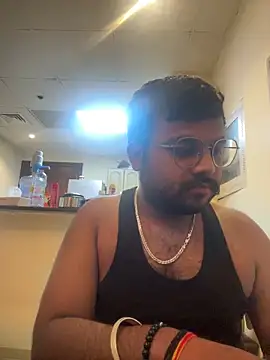 Snapshot of SoloChill chatting on February 16, 2026, 12:20 am SoloChill online show from February 16, 2026, 12:20 am