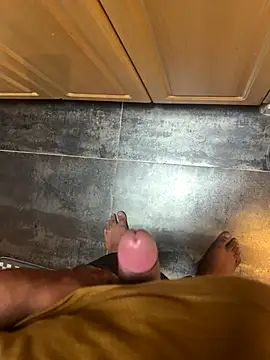 Snapshot of SoloChill chatting on October 2, 2025, 7:17 pm SoloChill online show from October 2, 2025, 7:17 pm