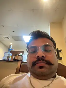 Snapshot of SoloChill chatting on January 31, 2026, 10:41 pm SoloChill online show from January 31, 2026, 10:41 pm