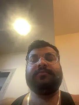 Snapshot of SoloChill chatting on February 25, 2026, 12:33 am SoloChill online show from February 25, 2026, 12:33 am