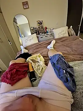 blueeyeblonde33 online show from February 3, 2025, 7:40 am