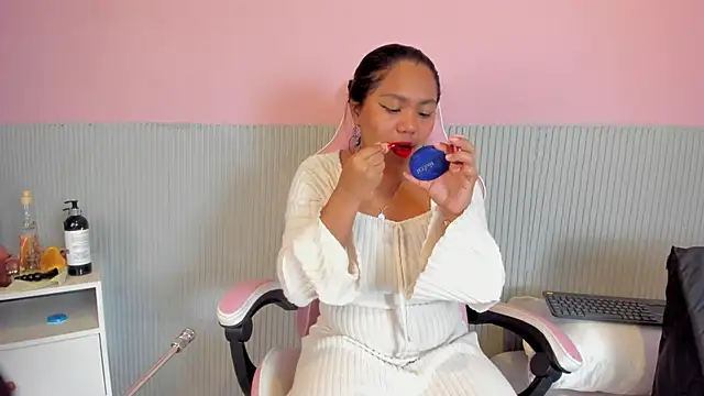 yeikafoxy online show from February 25, 2026, 11:10 am