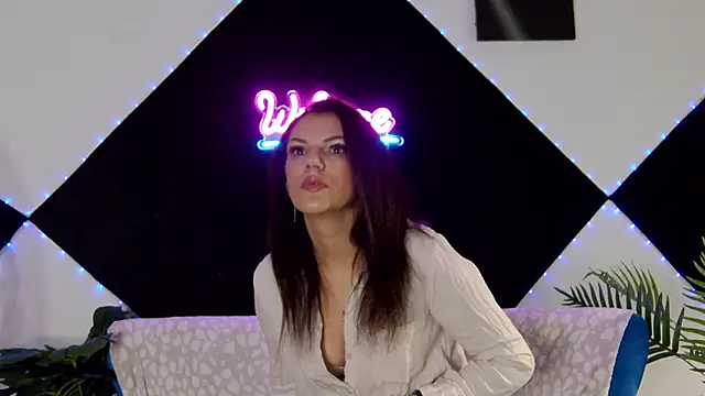 Snapshot of LissaAnn chatting on February 4, 2026, 5:02 am LissaAnn online show from February 4, 2026, 5:02 am