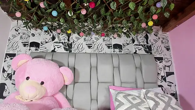 Snapshot of LucyRosse chatting on May 10, 2026, 11:25 am LucyRosse online show from May 10, 2026, 11:25 am