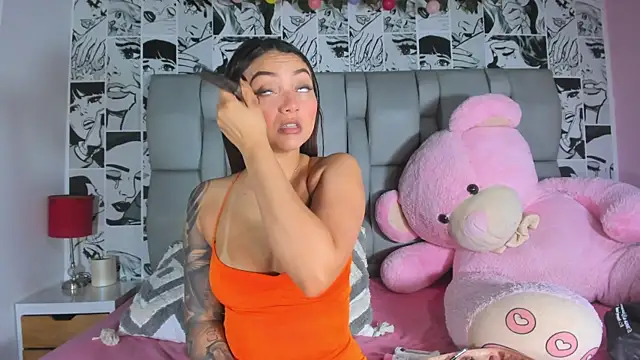 LucyRosse online show from April 19, 2026, 11:22 am