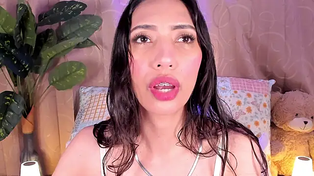 Miss veronicaa2 online show from July 29, 2026, 1:10 pm
