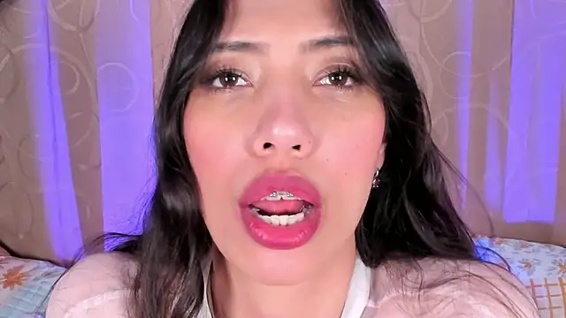 Miss veronicaa2 online show from June 25, 2026, 1:27 pm