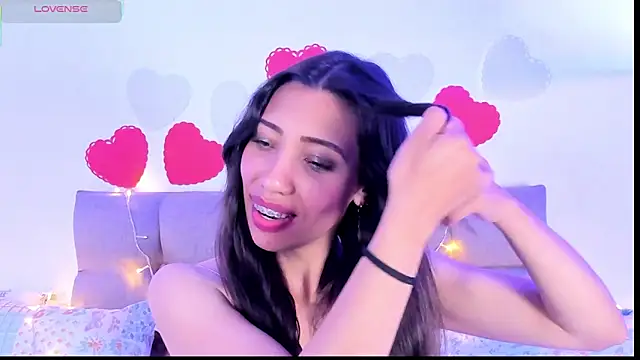 Miss veronicaa2 online show from February 12, 2025, 3:27 pm