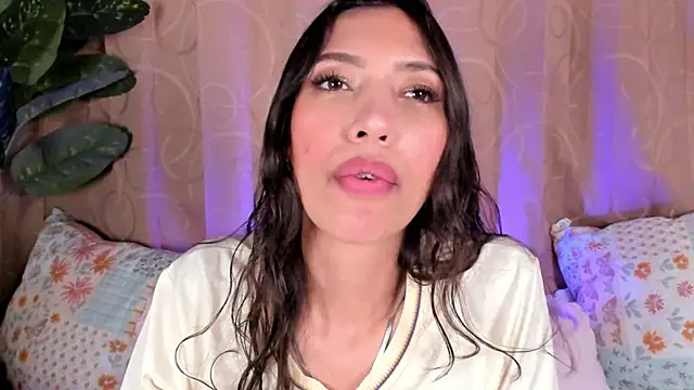 Miss veronicaa2 online show from June 19, 2026, 2:01 pm