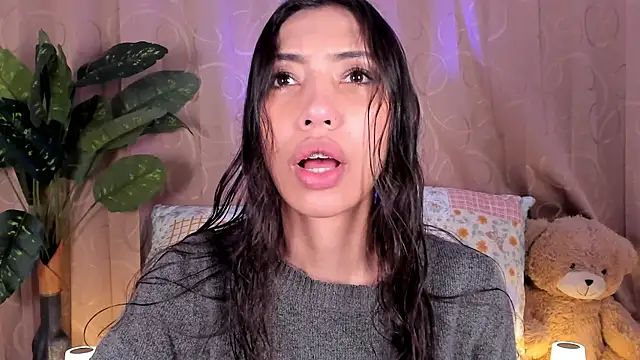 Miss veronicaa2 online show from August 3, 2026, 1:06 pm
