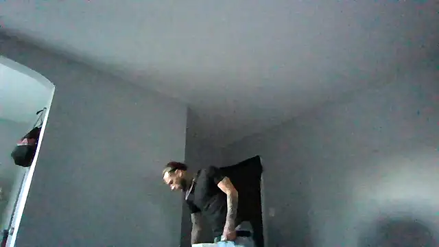 cruz815 online show from October 9, 2025, 10:21 pm