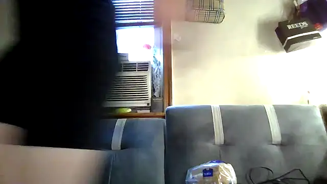 cruz815 online show from September 14, 2025, 9:48 pm