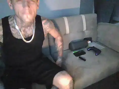 cruz815 online show from November 19, 2025, 7:14 pm