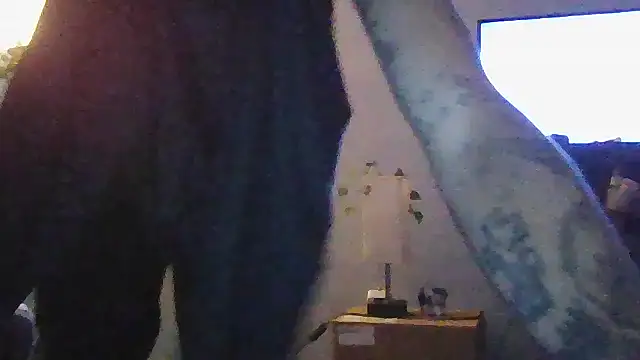 cruz815 online show from October 12, 2025, 1:07 am