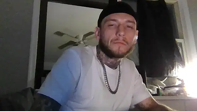 cruz815 online show from April 14, 2026, 4:06 am