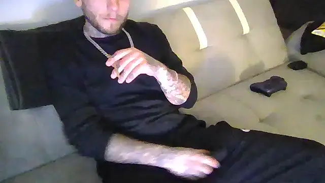 cruz815 online show from December 5, 2025, 8:50 pm