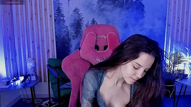 MilaStoyne online show from December 15, 2025, 8:31 am