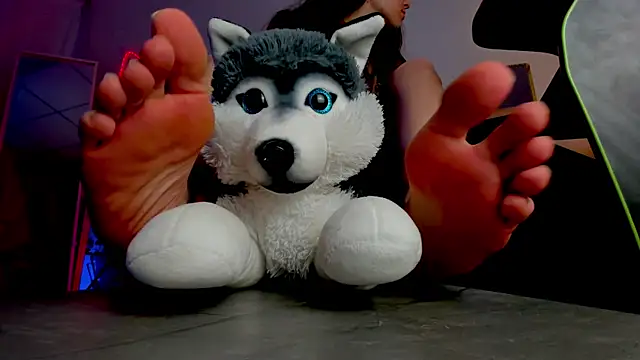 MilaStoyne online show from November 21, 2025, 7:18 am