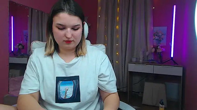 Jenny Smit online show from March 12, 2025, 3:07 pm