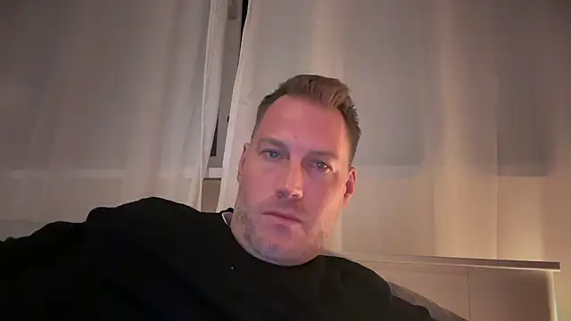 Christian87xxx online show from October 3, 2025, 7:59 pm