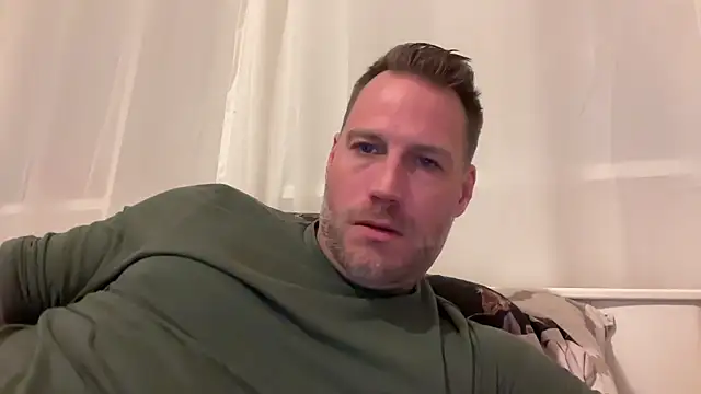 Christian87xxx online show from November 12, 2025, 8:45 pm